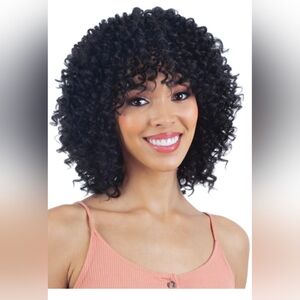 Shake-N-Go Natural Me Wig – Water Curl | Color 2 | Soft Natural Curls